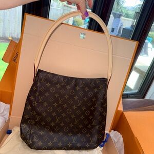 Louis Vuitton vintage 2001 Monogram looping Louis V installed NEW interior&Strap